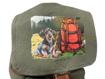 Kleiner Grüner Rucksack im Vintagestil mit Rauhimotiv